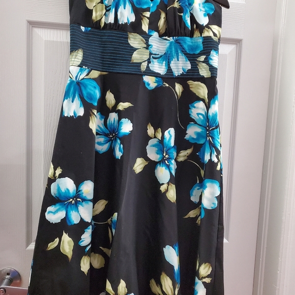 Blue and black beautiful dress - Picture 1 of 9